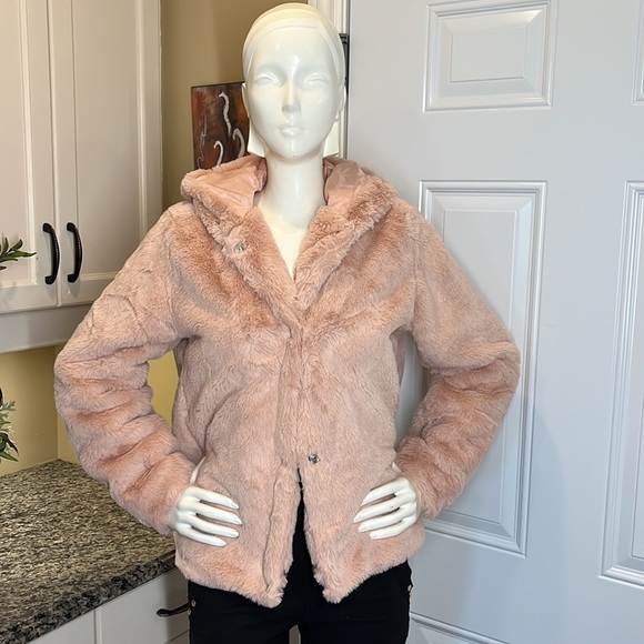 Faux fur coat - Picture 2 of 4